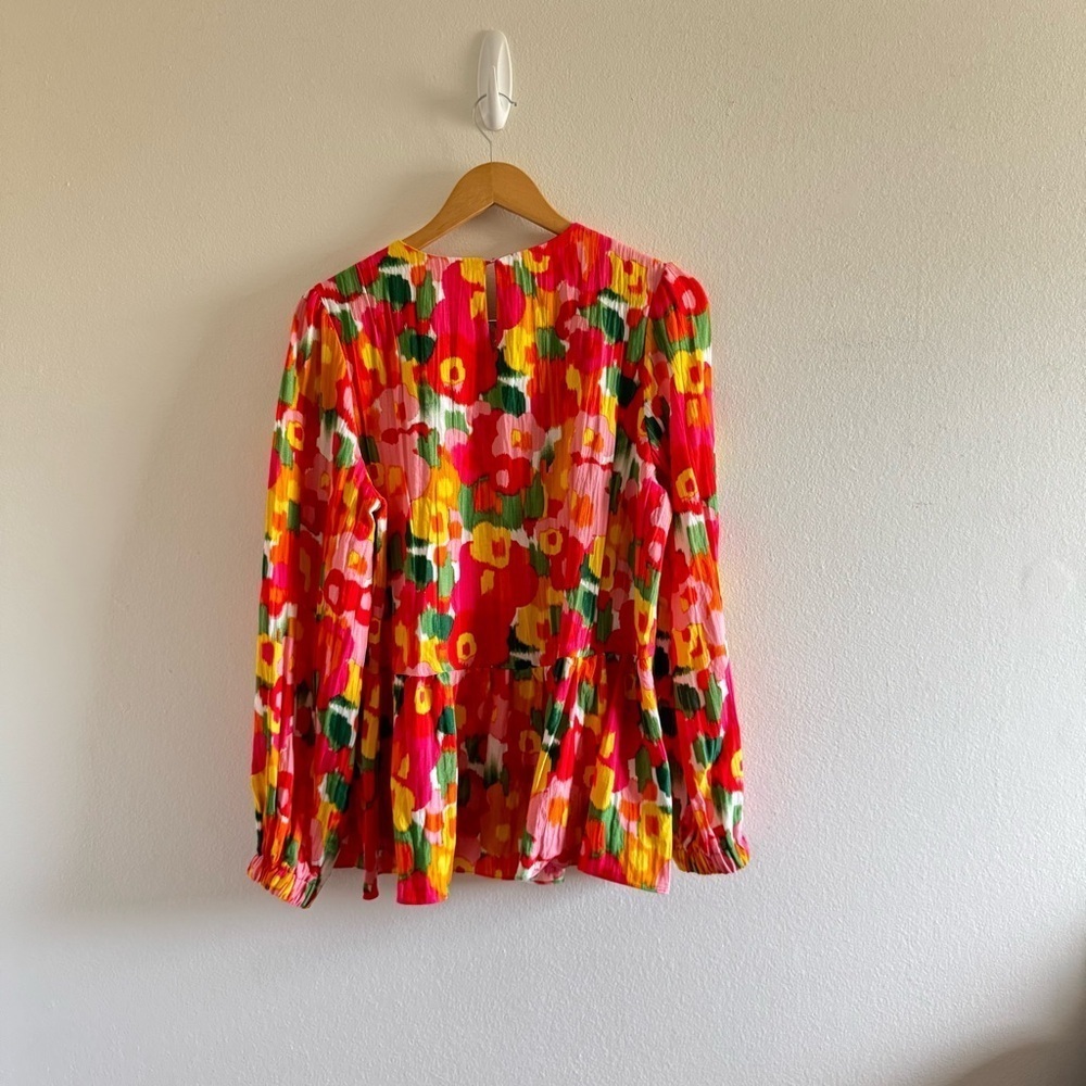 Tuckernuck Pomander Place Magnolia Watercolor Carlota Blouse Top size Medium - Picture 7 of 11